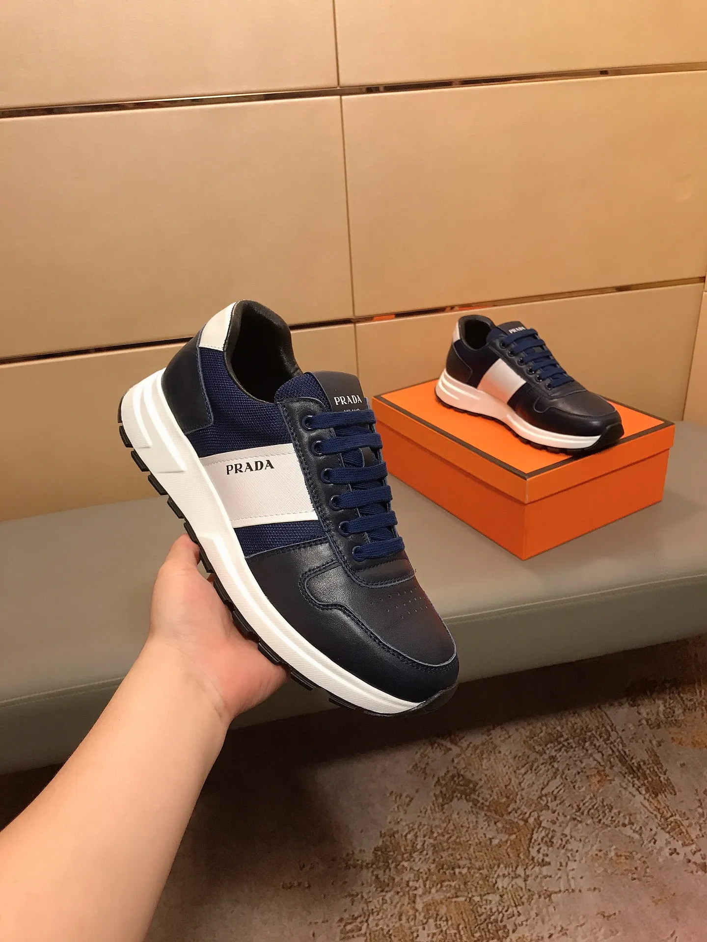 Ex-factory price 400 👟👟【PRADA】Prada's new men's fashion sports and casual shoes🇨🇳High-end boutique💯Exquisite details, uppers made of cowhide + breathable fabrics, pigskin lining🌶🌶Lightweight, wear-resistant and non-slip original outsole, comfortable to wear🎋Classic craftsmanship, fine workmanship, worth owning Code number: 38-44